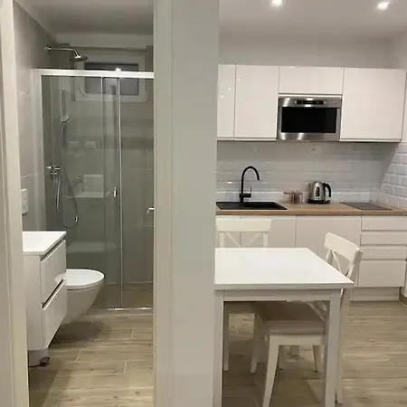 Cloe Apartman *