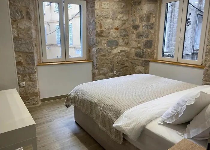 Cloe Apartment Split